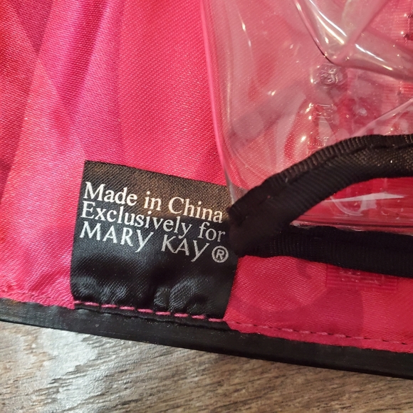 Sold Mary kay Roll up makeup bag in hot pink - Picture 12 of 12